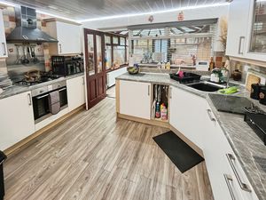 Kitchen- click for photo gallery